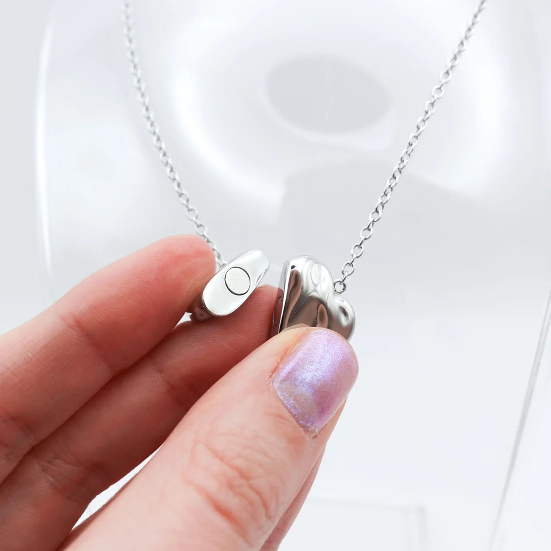 Fidge Cloud Magnet Necklace