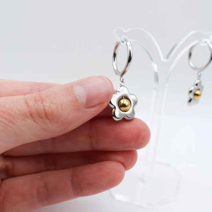 Fidge Flower Spinner Earrings
