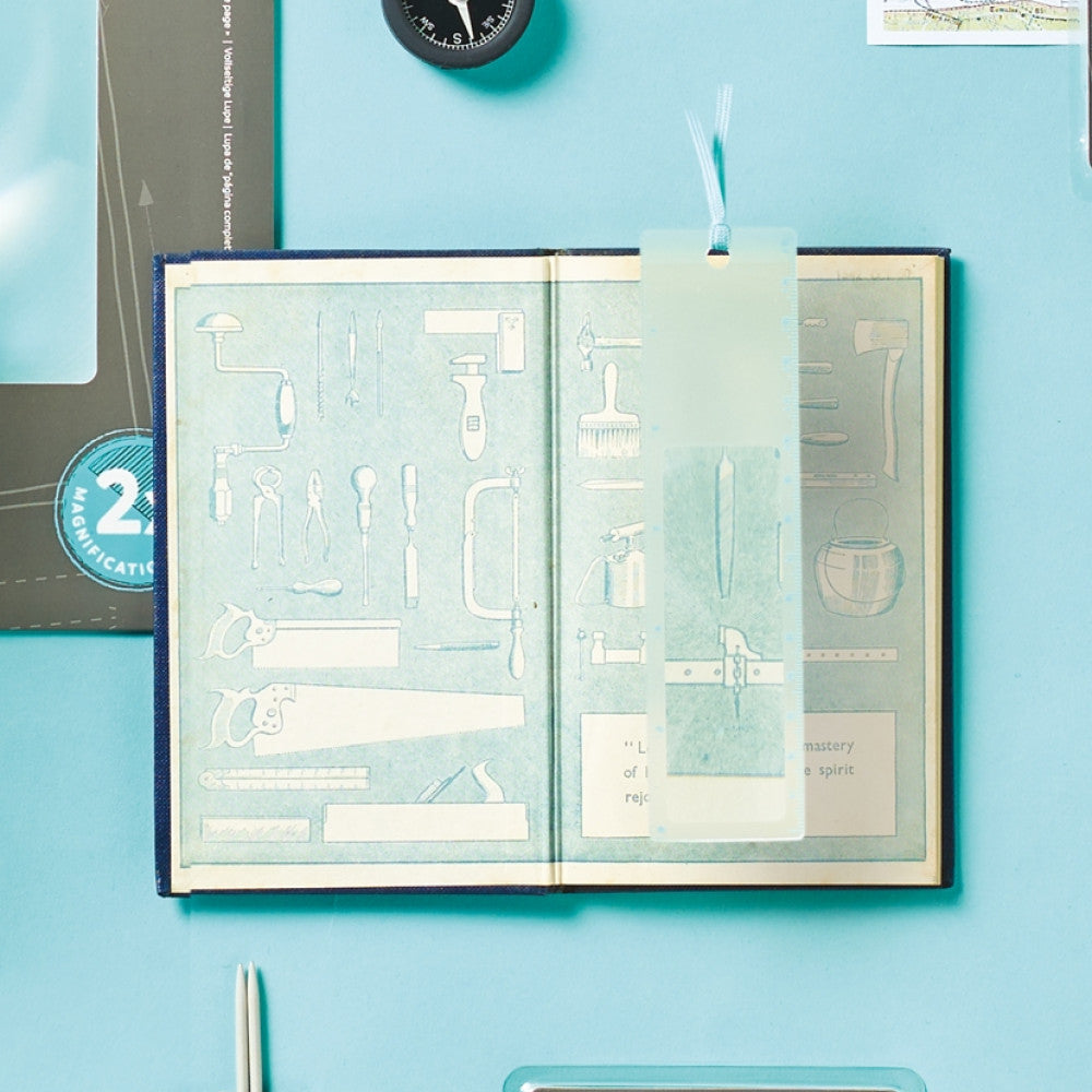 Magnif-I Magnifying Bookmark